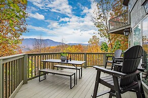 Greene Mountain Lodge by Avantstay Sleeps 22 Hot Tub Game Room Theater