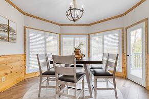 Greene Mountain Lodge by Avantstay Sleeps 22 Hot Tub Game Room Theater