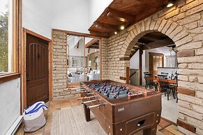 Treehouse by Avantstay Secluded Mountain Cabin w Views Hot Tub Treehou