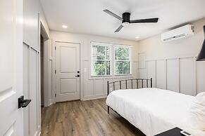 The Nomad 64-person Hillsboro Village Retreat Studio 1BR Spaces