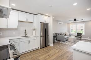 The Nomad 64-person Hillsboro Village Retreat Studio 1BR Spaces