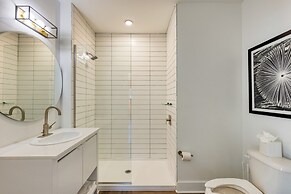 The Carter 505 by Avantstay 4BR Balcony