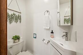 The Bear s Den by Avantstay Prime Location Renovated w Movie Game Room