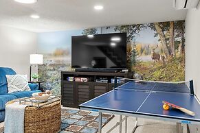 The Bear s Den by Avantstay Prime Location Renovated w Movie Game Room