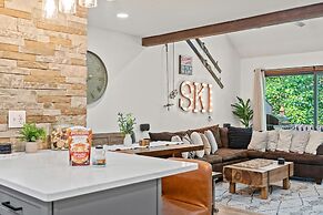 The Bear s Den by Avantstay Prime Location Renovated w Movie Game Room