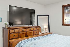 The Bear s Den by Avantstay Prime Location Renovated w Movie Game Room