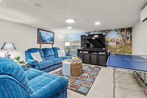 The Bear s Den by Avantstay Prime Location Renovated w Movie Game Room