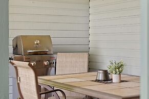 Marina Village by Avantstay Walk to Lake Marina Balcony Patio