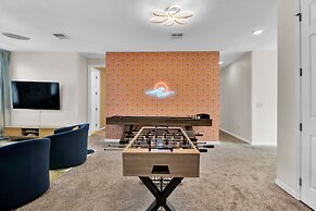 Nassau by Avantstay 9bdr Pool Game Room