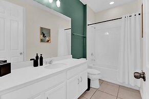 Nassau by Avantstay 9bdr Pool Game Room