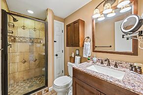 The Four Seasonal by Avantstay Hot Tub Spacious Deck Fire Pit