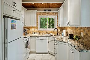 The Four Seasonal by Avantstay Hot Tub Spacious Deck Fire Pit