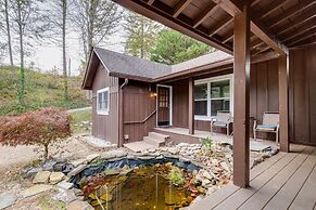 Artful Craftsman Hot Tub Firepit and Pond Gatlinburg National Parks