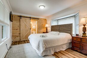 Artful Craftsman Hot Tub Firepit and Pond Gatlinburg National Parks