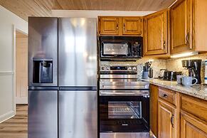 Artful Craftsman Hot Tub Firepit and Pond Gatlinburg National Parks