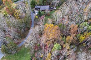 Artful Craftsman Hot Tub Firepit and Pond Gatlinburg National Parks