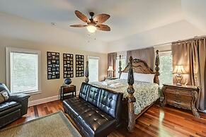 Family Lake House Retreat by Avantstay Sleeps 28