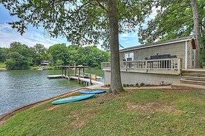 Family Lake House Retreat by Avantstay Sleeps 28