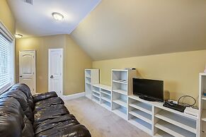 Family Lake House Retreat by Avantstay Sleeps 28