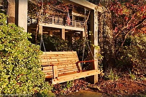 Landover Lodge by Avantstay Waterfront Dock