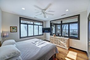 Landover Lodge by Avantstay Waterfront Dock