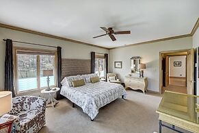 Landover Lodge by Avantstay Waterfront Dock