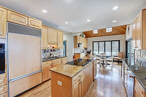 Landover Lodge by Avantstay Waterfront Dock