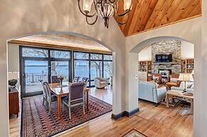 Landover Lodge by Avantstay Waterfront Dock