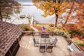 Landover Lodge by Avantstay Waterfront Dock