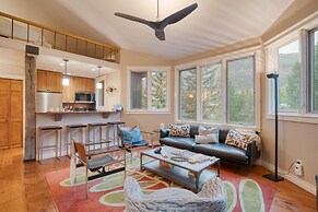 Manitou River House 113 by Avantstay A Location