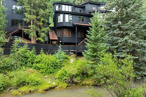 Manitou River House 113 by Avantstay A Location