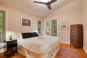 Manitou River House 113 by Avantstay A Location