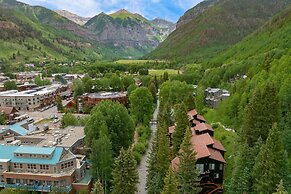 Manitou River House 113 by Avantstay A Location