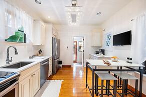 Las Olas Oasis by Avantstay Minutes to the Beach Hot Tub