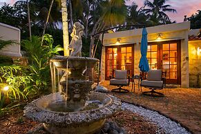 Las Olas Oasis by Avantstay Minutes to the Beach Hot Tub