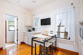 Las Olas Oasis by Avantstay Minutes to the Beach Hot Tub