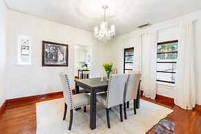 Las Olas Oasis by Avantstay Minutes to the Beach Hot Tub