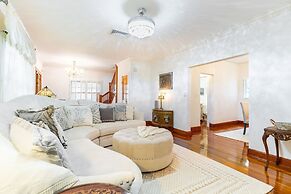 Las Olas Oasis by Avantstay Minutes to the Beach Hot Tub