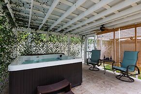 Las Olas Oasis by Avantstay Minutes to the Beach Hot Tub