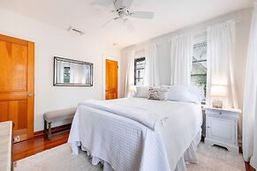 Las Olas Oasis by Avantstay Minutes to the Beach Hot Tub