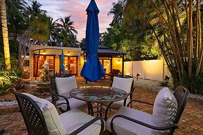 Las Olas Oasis by Avantstay Minutes to the Beach Hot Tub