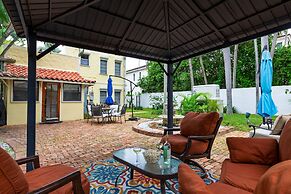 Las Olas Oasis by Avantstay Minutes to the Beach Hot Tub