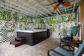 Las Olas Oasis by Avantstay Minutes to the Beach Hot Tub