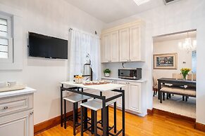 Las Olas Oasis by Avantstay Minutes to the Beach Hot Tub