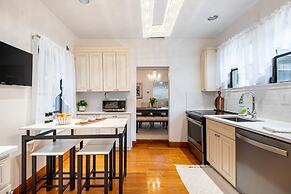 Las Olas Oasis by Avantstay Minutes to the Beach Hot Tub