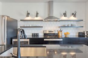 The Carter 403 by Avantstay Mins to Downtown