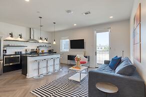 The Carter 403 by Avantstay Mins to Downtown