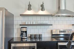 The Carter 403 by Avantstay Mins to Downtown