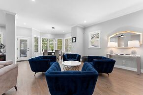 Laid Back Lake Life by Avantstay Waterfront View