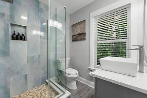 Laid Back Lake Life by Avantstay Waterfront View